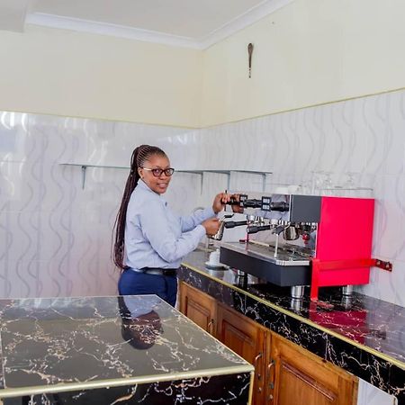 Kilimanjaro Crane Hotel Моши Екстериор снимка