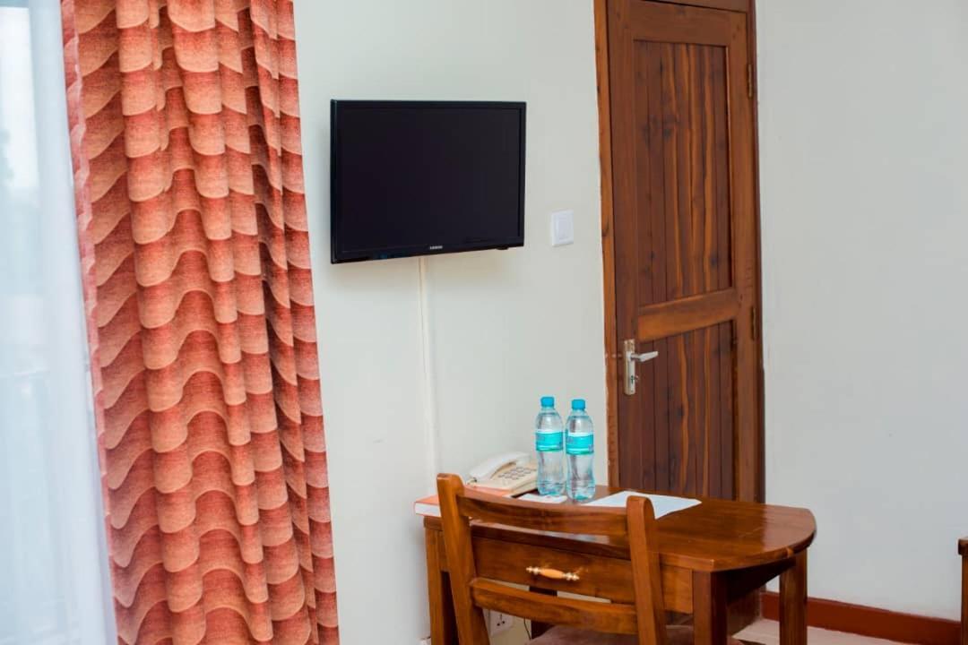 Kilimanjaro Crane Hotel Моши Екстериор снимка
