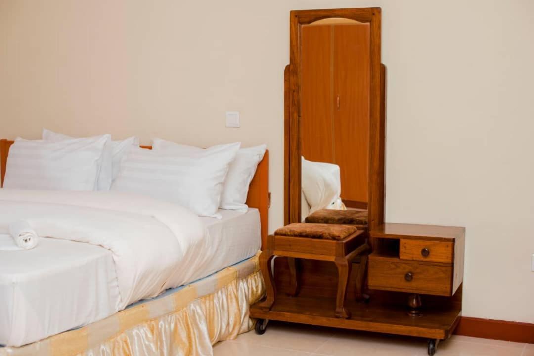 Kilimanjaro Crane Hotel Моши Екстериор снимка