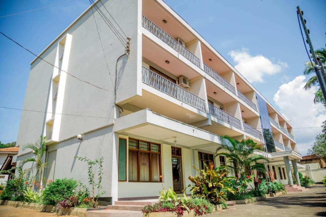 Kilimanjaro Crane Hotel Моши Екстериор снимка